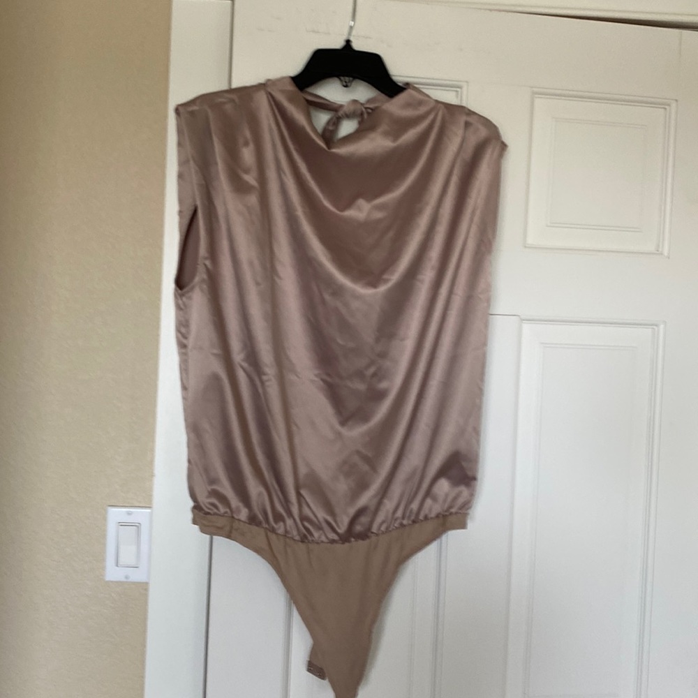 RO & DE high neck bodysuit Size XL. NWT
